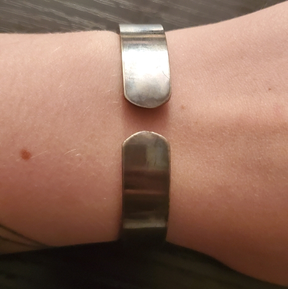 Studio Watch - Picture 2 of 4